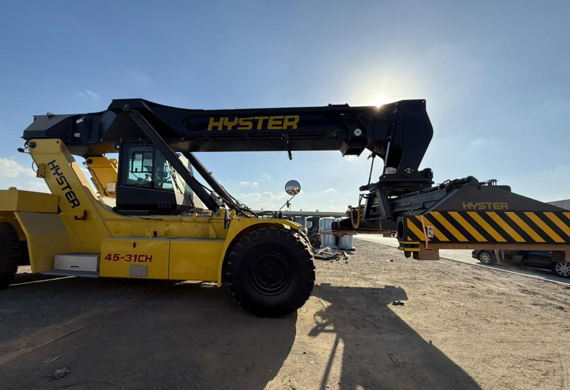 hyster RS45 reach stackers